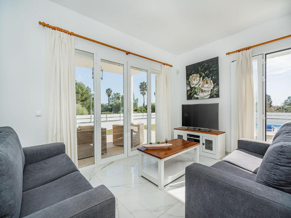 Villa with Pool Near Beach in Mallorca - 3