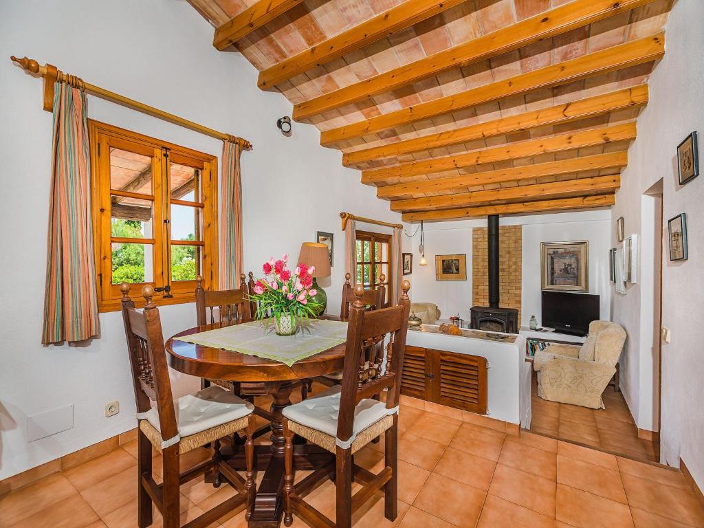 Secluded Country Villa with Pool - 4