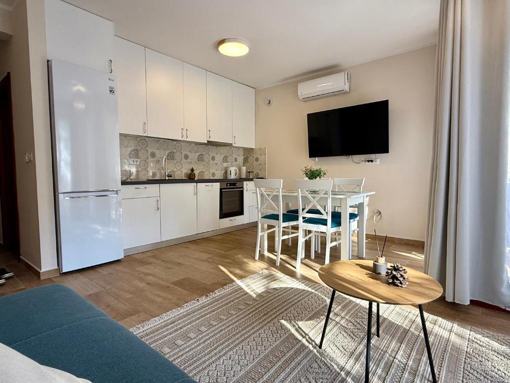 Adriatic Monte Apartments - 3