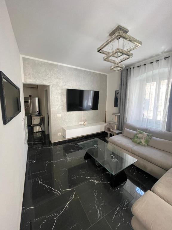 Strategic apartment in the heart of Livorno - 2