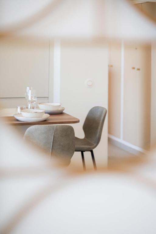 Renovated Luxury 1-Bedroom Apartment - 2