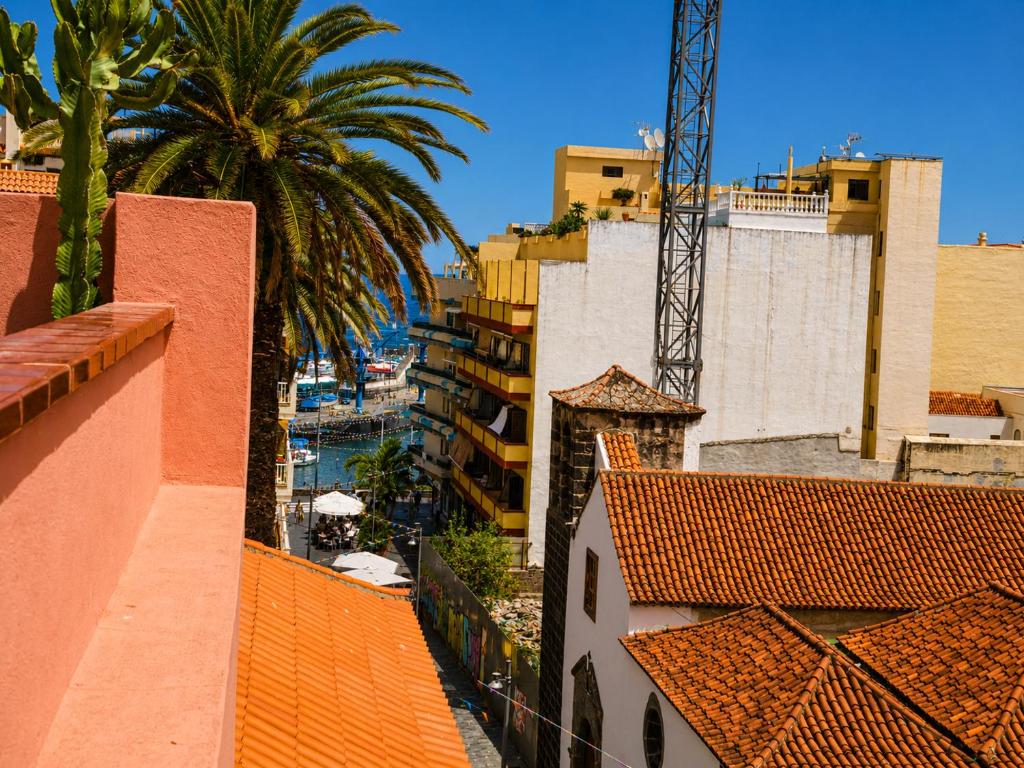 AROMAS Suites Attic - 5