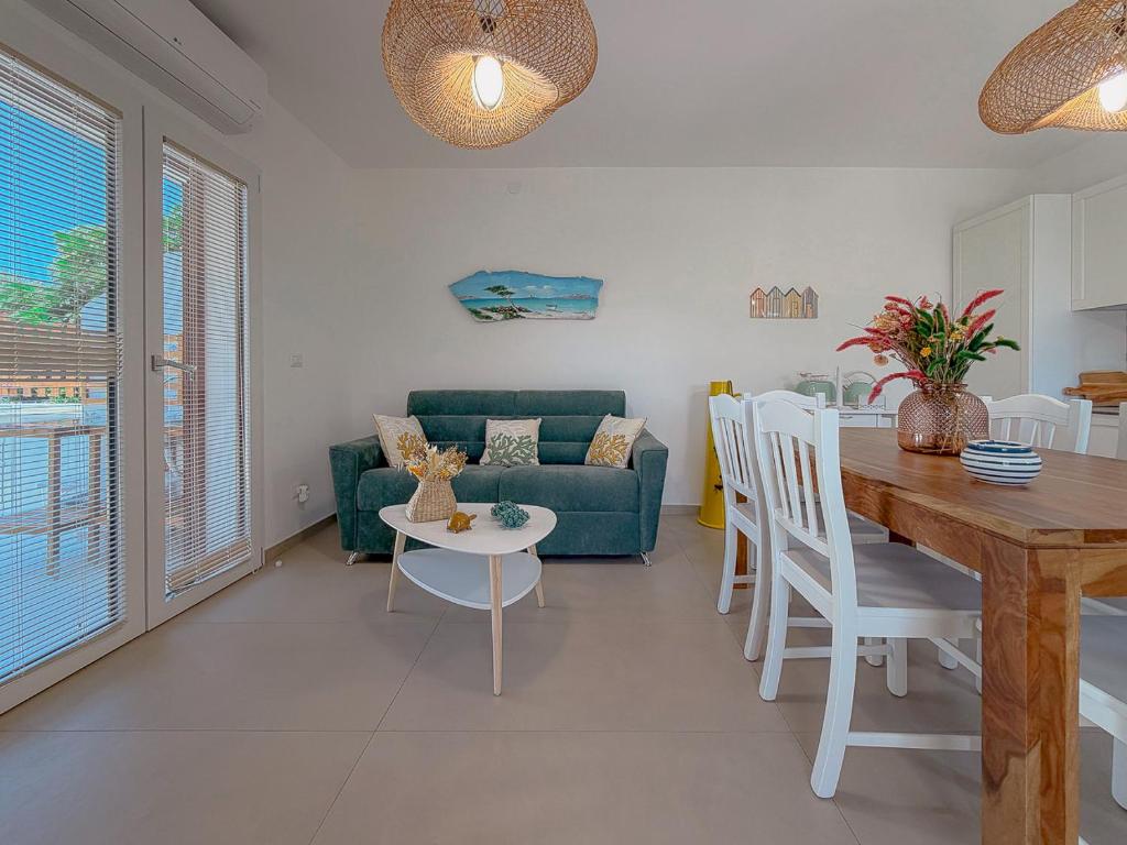 Pergola, BBQ and modern comfort by Host Hero - 4