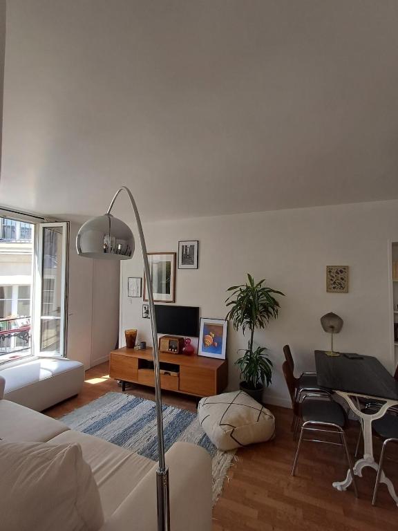 Central Paris - Charming one bedroom apartment - 1