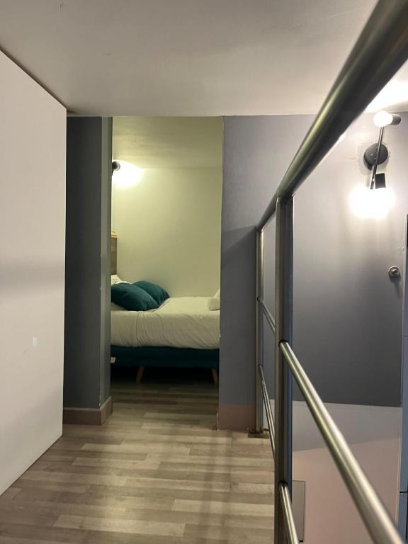 Spacious, bright and beautifully decorated flat in heart of Marais short walk to Picaso Museum - 2