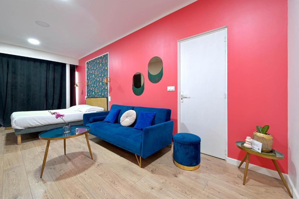 Cosy street level studio for 3 - 3