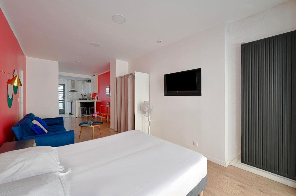 Cosy street level studio for 3 - 4