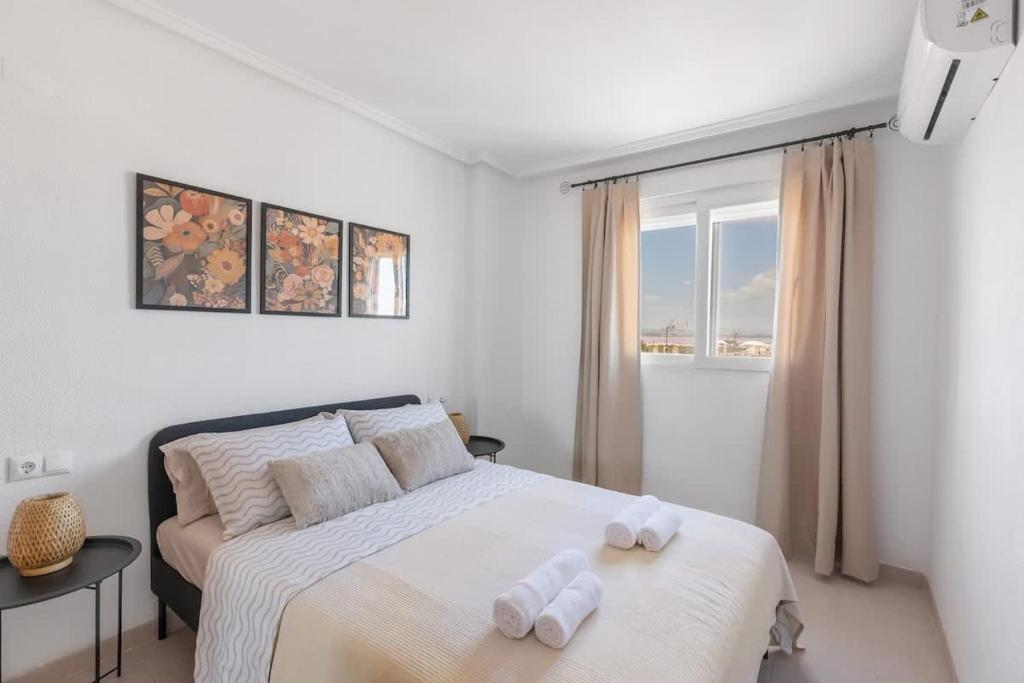 2BDR Apt with Pool Stunning Sunset 300m Beach - 2