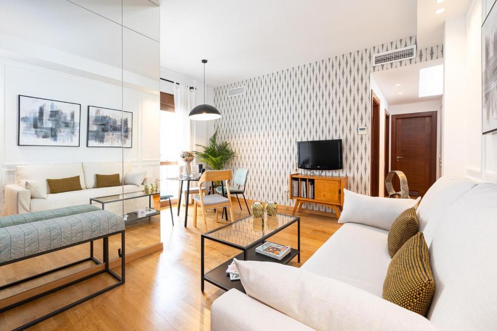 Central apartment with pool - 1