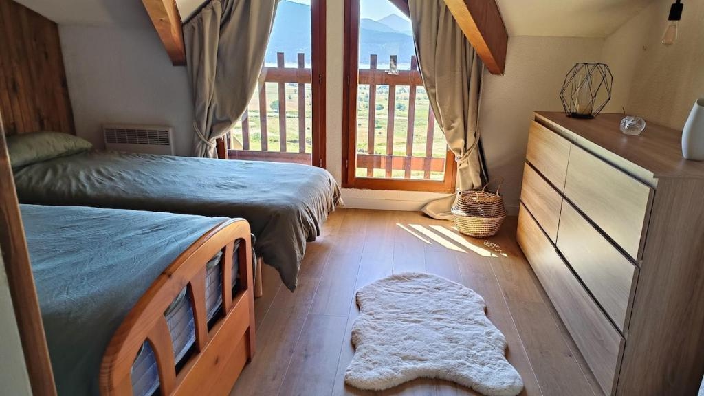 Appartement 2 chambres avec balcon, vue lac, parking et garage - 4
