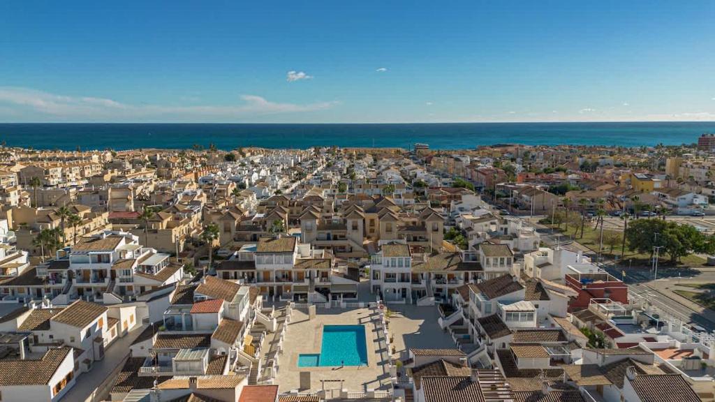Peaceful 1BR Apt 10min Beach Pool & Workspace - 2