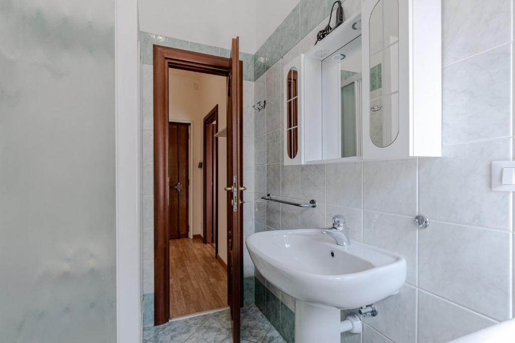 GuestHost - Comfy & Bright Apartment in Turin - 2