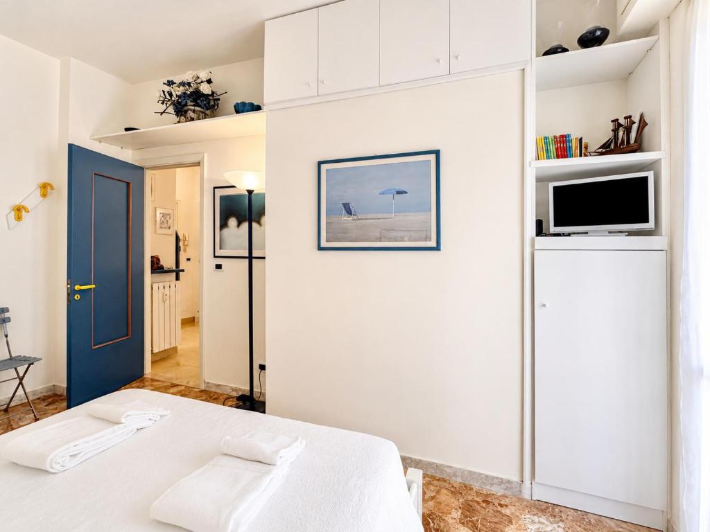 Hostdomus - Navy Suite - 4