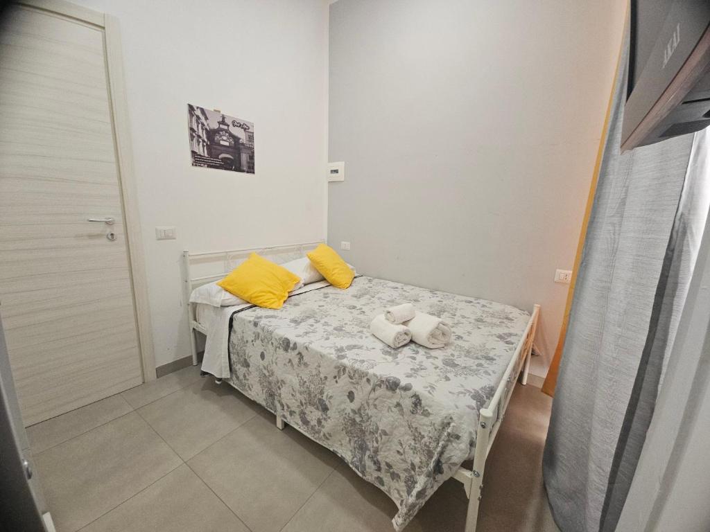 B&B Le quattro porte di napoli CENTRO STORICO - 2