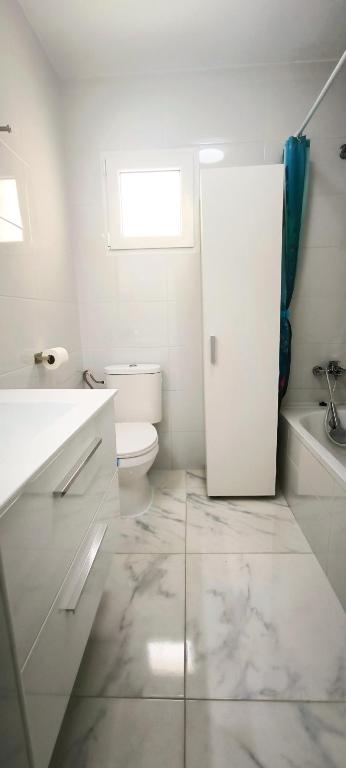 ICON Beach Apartment - 1 Min to Beach & Free Garage - 3