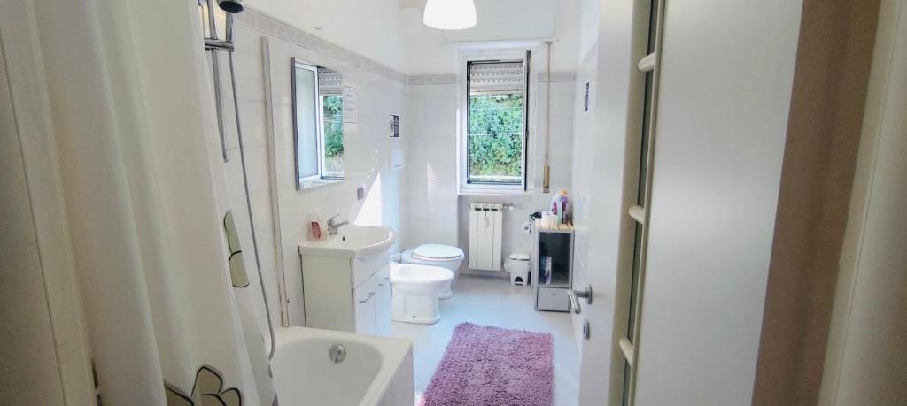 Centrum Twin & Triple Rooms Shared Bath - 4