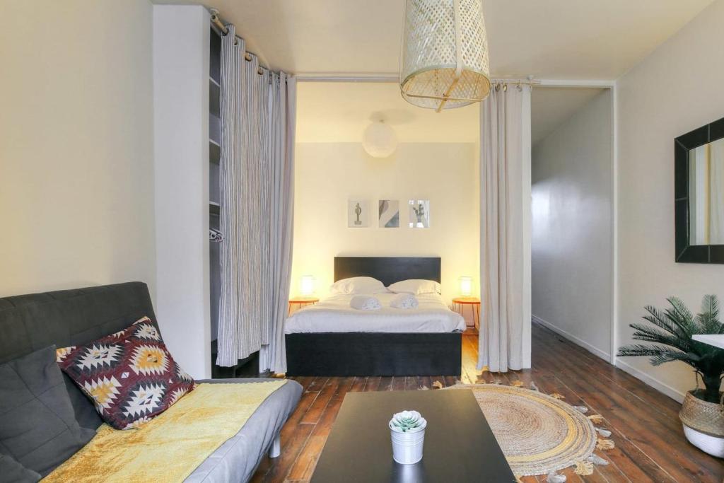 Charming with balcony in the heart of the 7th - 5