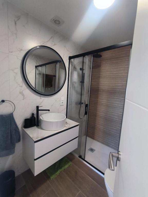 Renovated penthouse next to downtown - 5
