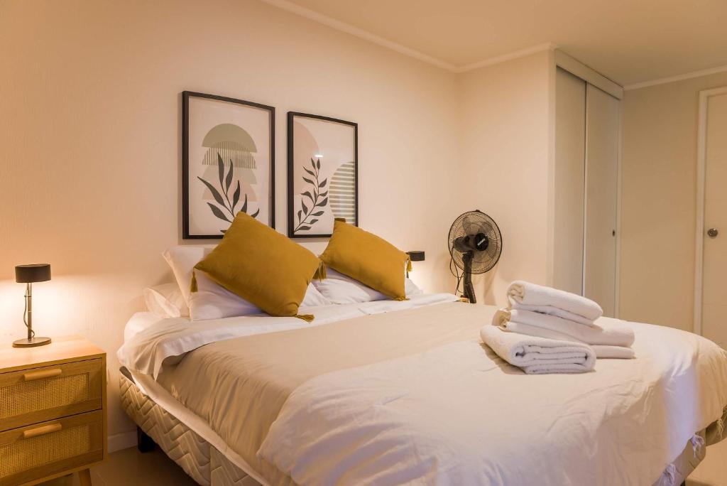 Elegant 1BR Urban Retreat in Santiago Modern Stay - 3