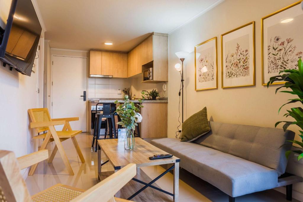 Elegant 1BR Urban Retreat in Santiago Modern Stay - 1