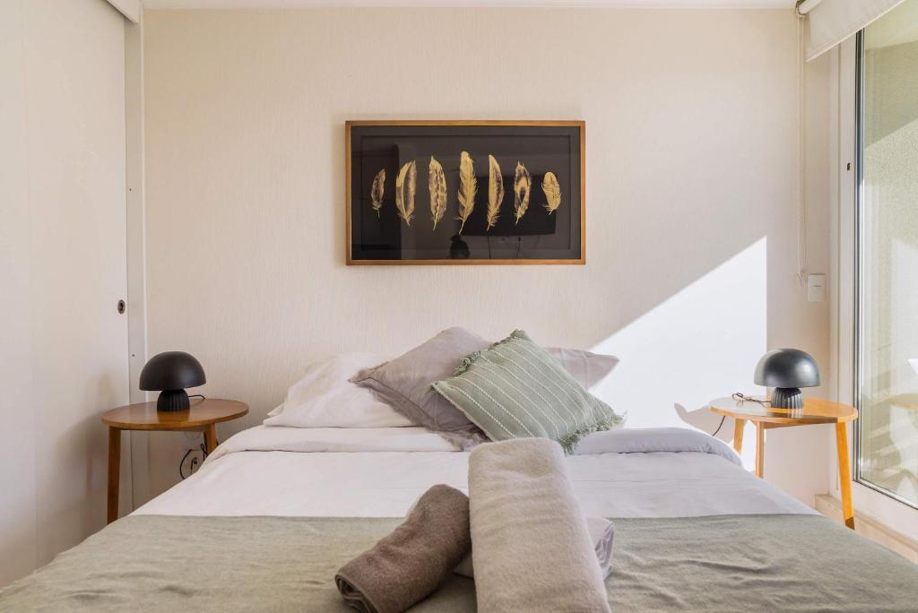 Cozy Santiago Retreat Studio with Balcony & Wi-Fi - 2
