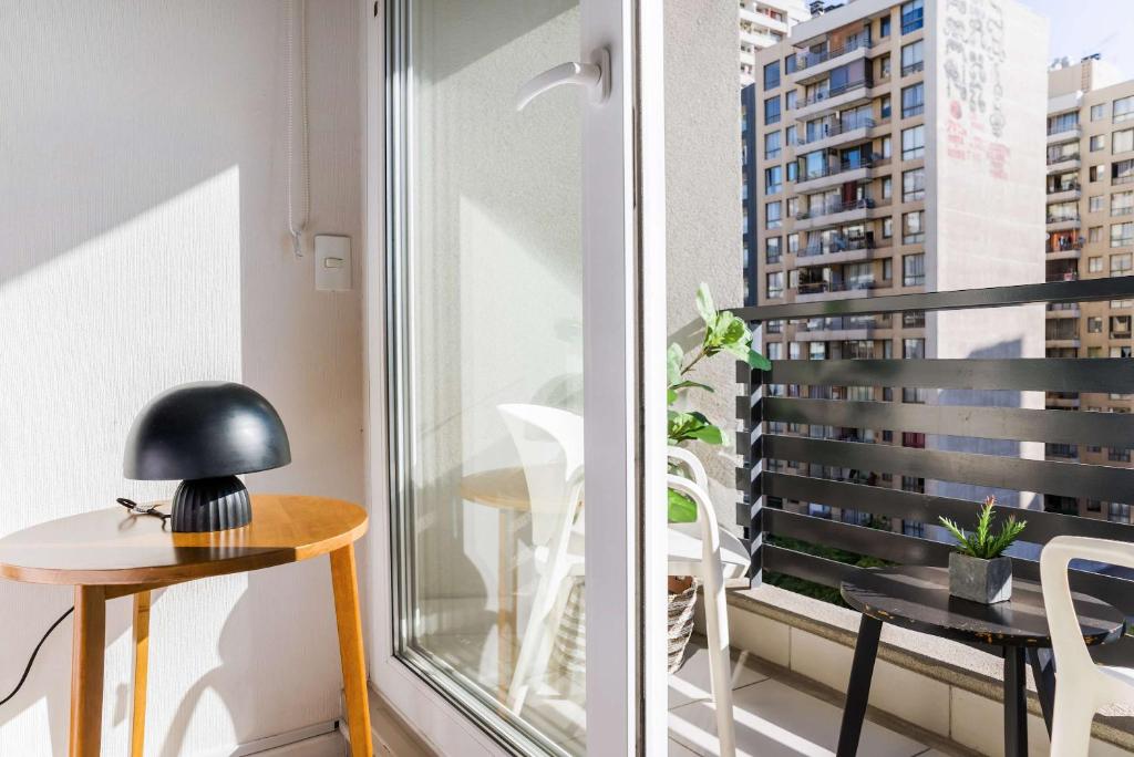 Cozy Santiago Retreat Studio with Balcony & Wi-Fi - 3