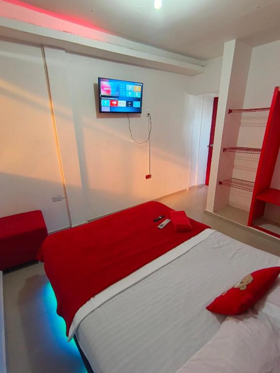 Cozy 5 Bedroom, 6 Bathroom Apartment - 5