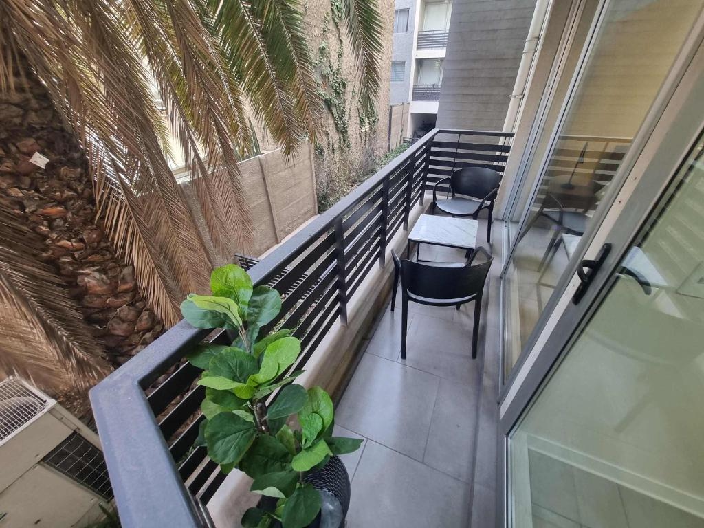 Central 1BR1BA in Santiago Balcony & Nearby Metro - 3