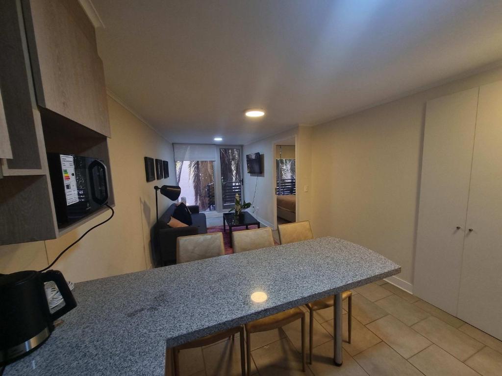 Central 1BR1BA in Santiago Balcony & Nearby Metro - 4