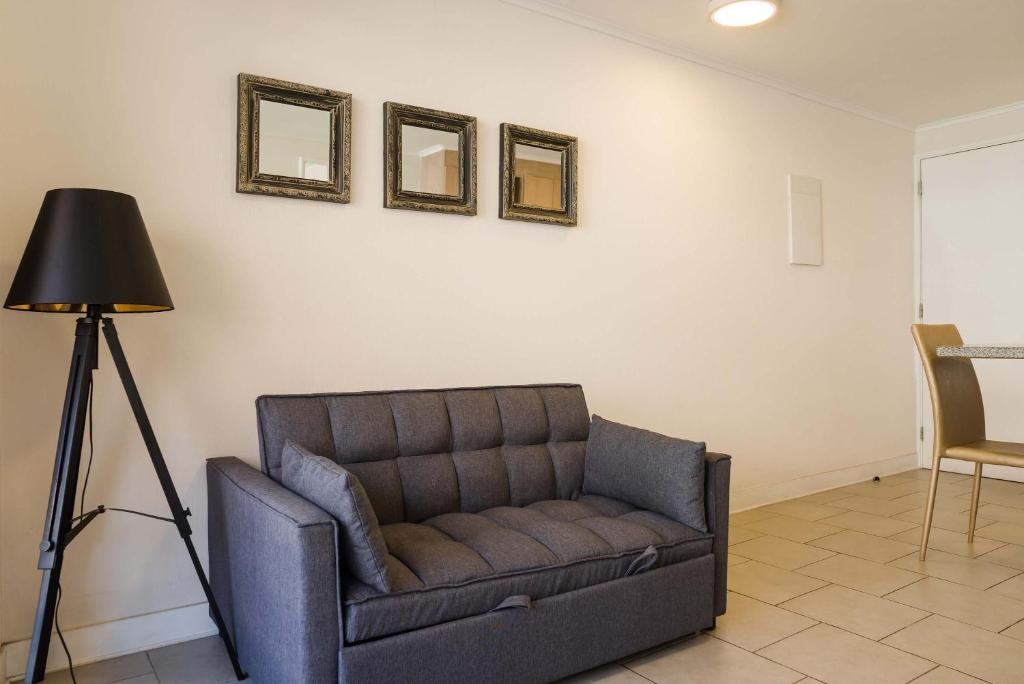 Metro-Accessible Apartment with Terrace Santiago - 3