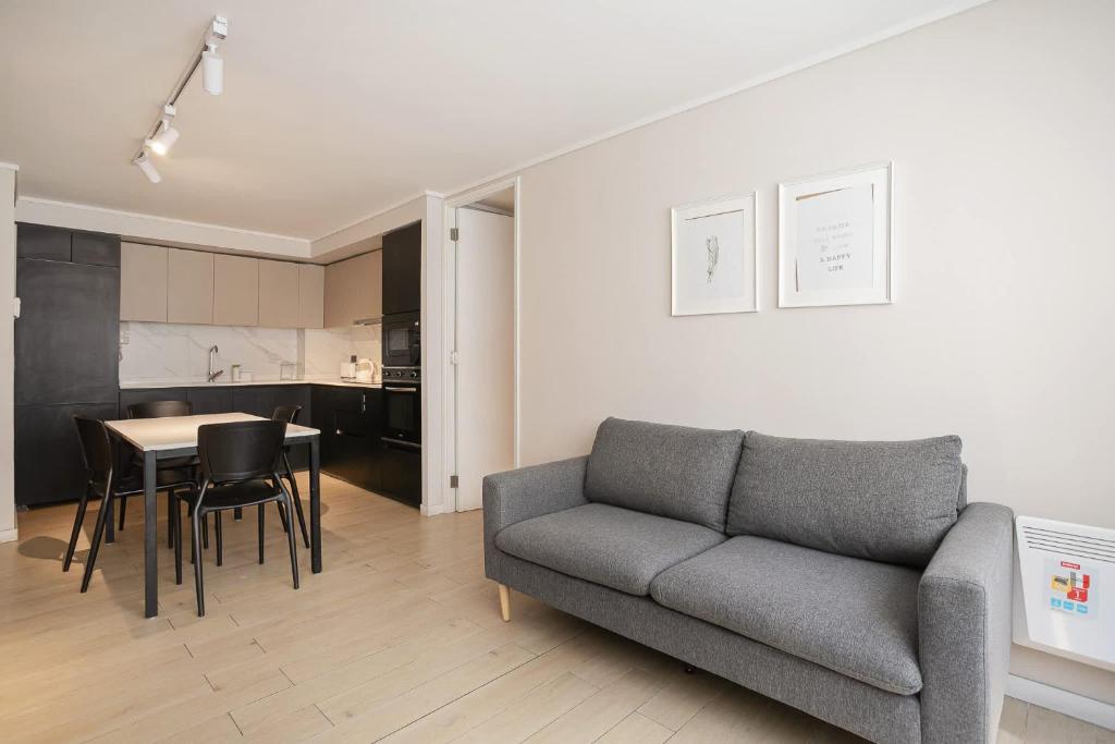 Close to everything in Providencia 2BR2BA Apt - 4