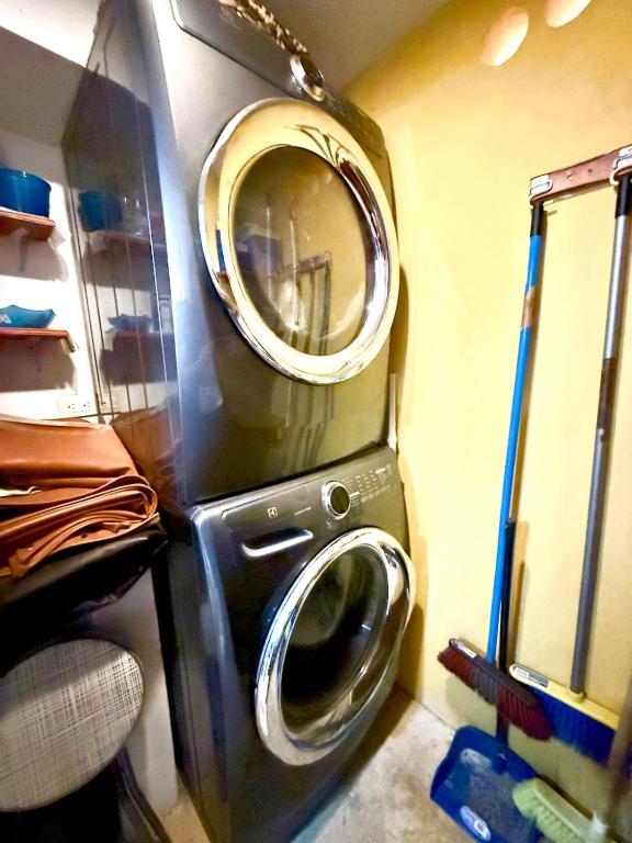 Calamari Homes - El Porvenir 205 - Walled City - 3
