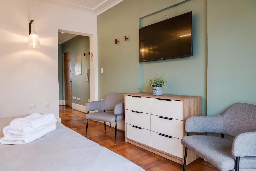Bright 1BR Apartment with Balcony in Providencia - 4