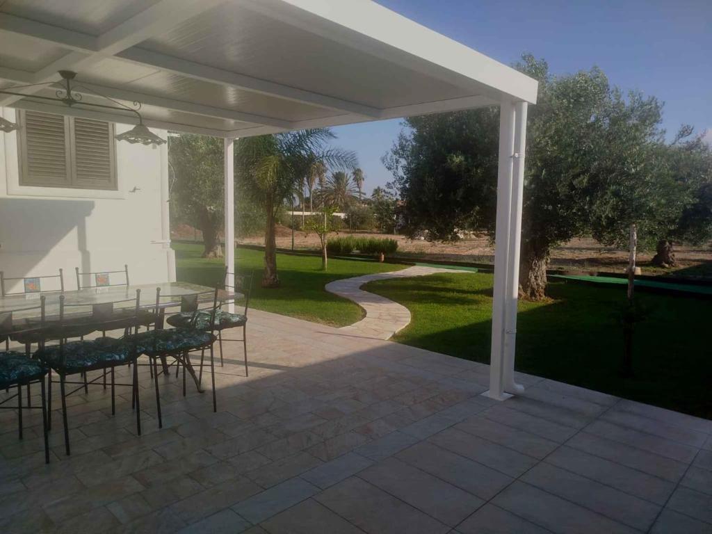 Villa Waterfront in Santa Maria del Focallo 58180 - 1