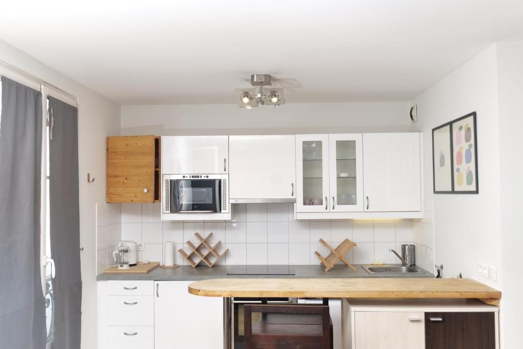 Magnificent Apartment in the Best Central Location of Paris 1 Minute Walk to Train Station - 2