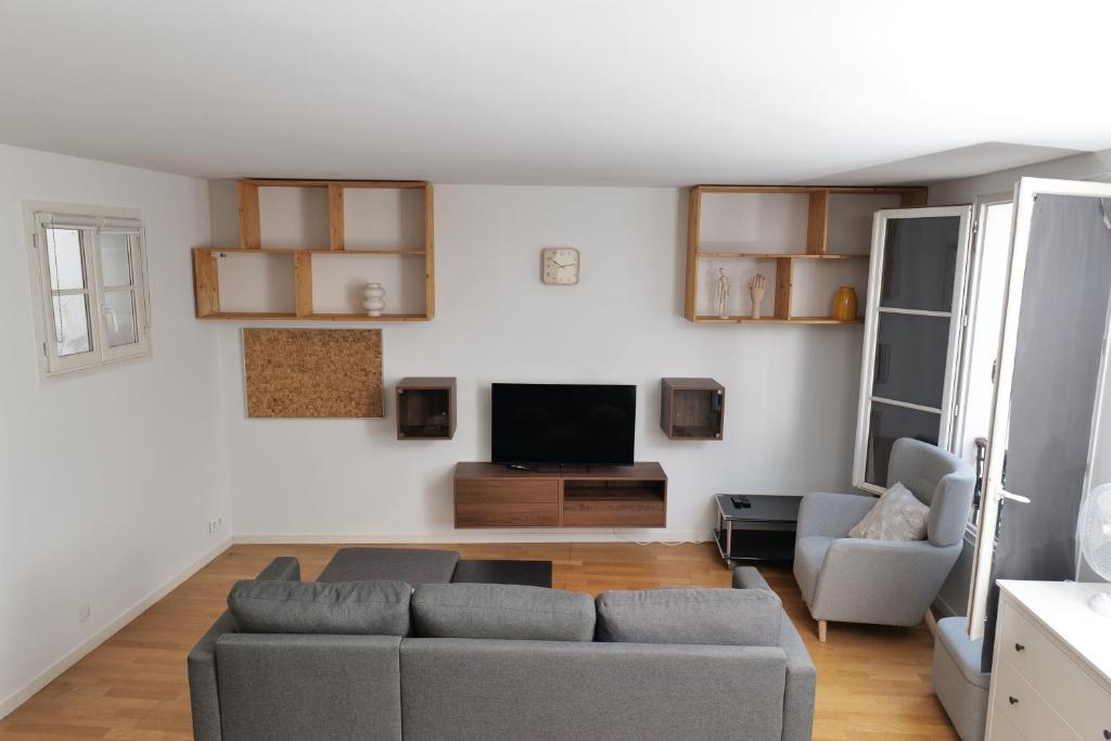 Magnificent Apartment in the Best Central Location of Paris 1 Minute Walk to Train Station - 5