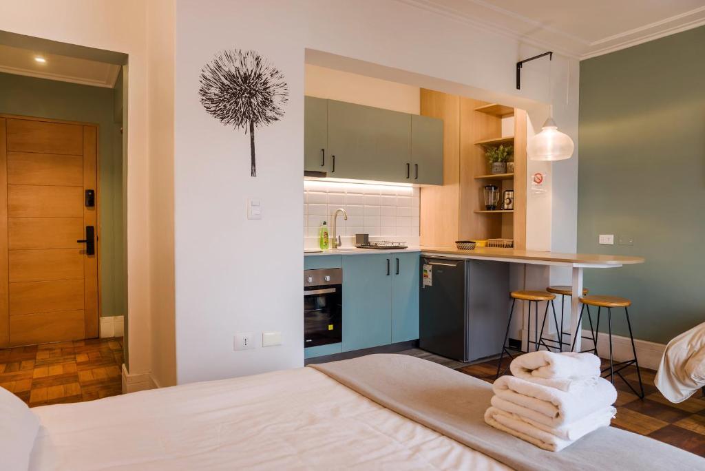 Bright & Modern Studio Prime Providencia Location - 3