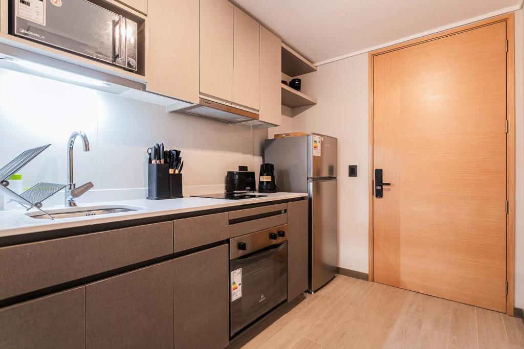 City Haven Studio Apartment for Two Guests in Nunoa - 2