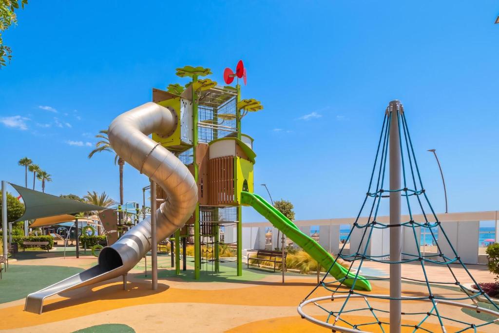 Estepona DownTown Near The Beach - Happy Rentals - 2