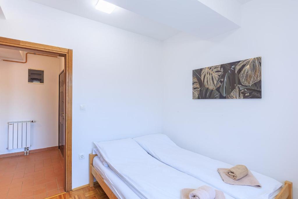 Modern & Complete 2bdr apartment with free parking - 2