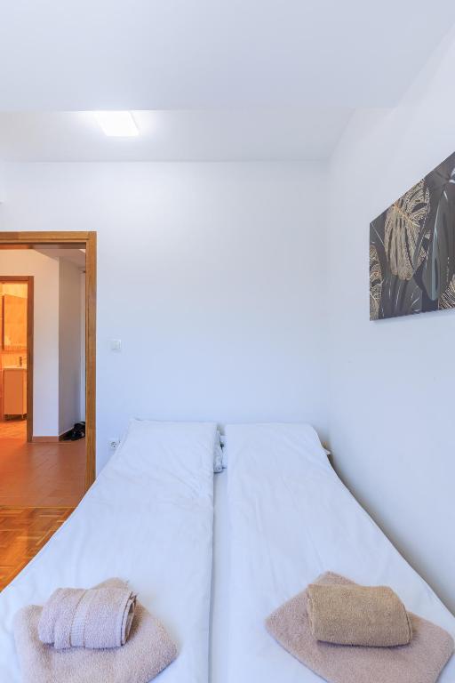 Modern & Complete 2bdr apartment with free parking - 5