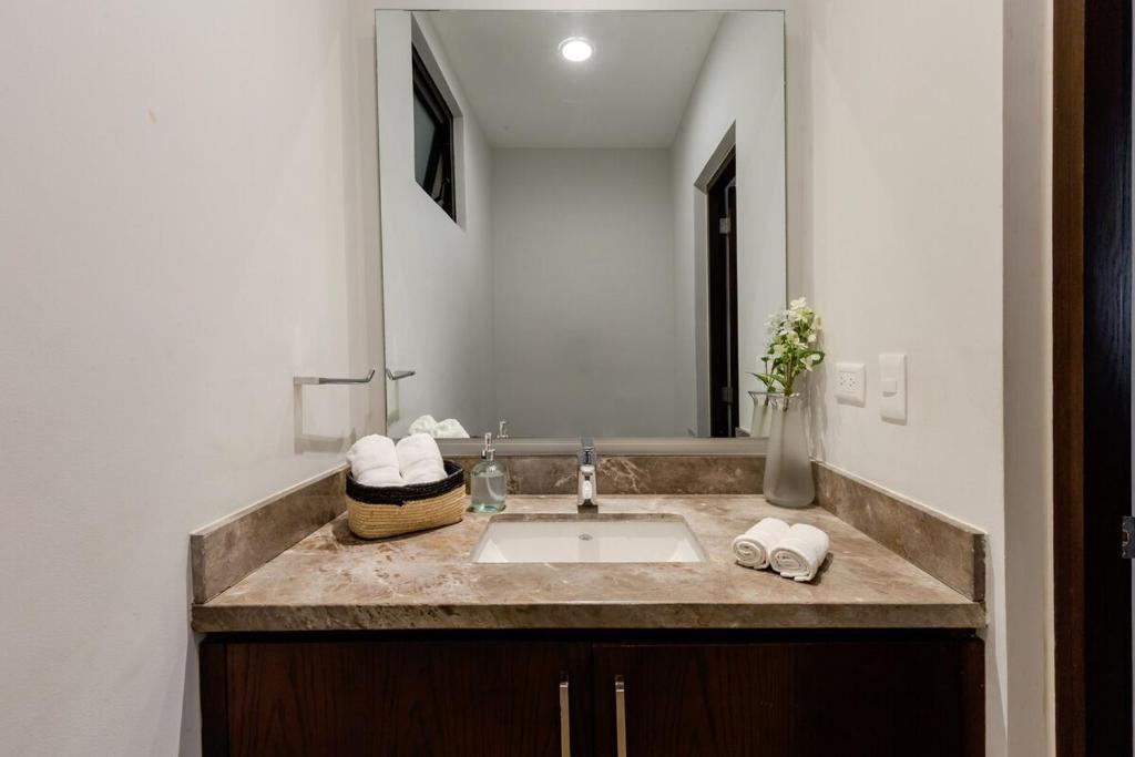Luxury Apartment 106 wpool & gym by Puerto Cancún - 3