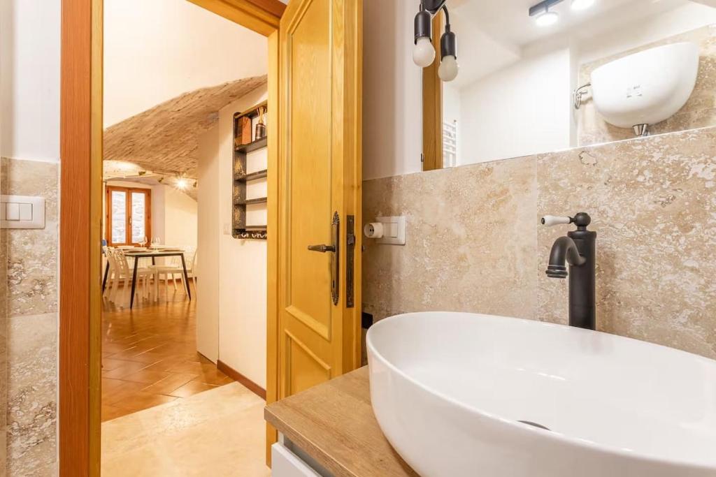 Viola - Bohemian 1-Bedroom Flat in Artists' Quarter - 1