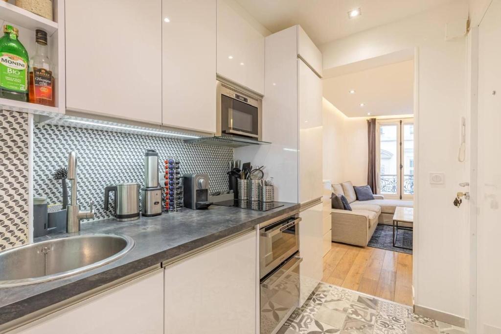 Charming Parisian Apartment in the Heart of the Latin Quarter - 5