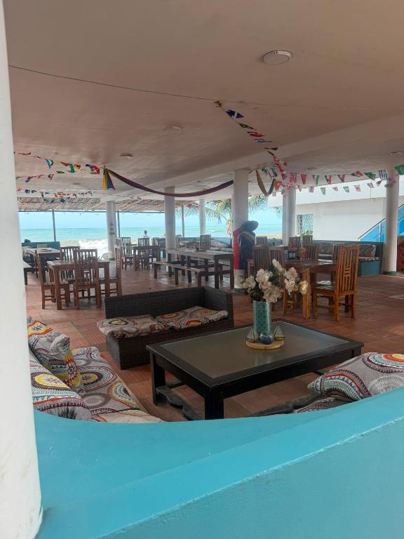 hostal EMBAMAR - 1