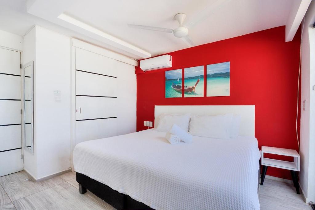 Oceanfront Apartment with a View of the Caribbean 114 - 4