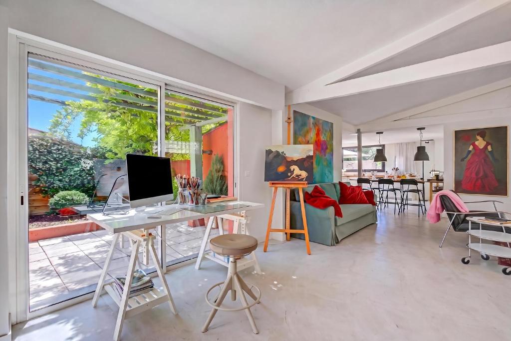 Artful Loft Retreat - Terrace, Parking - Happy Rentals - 3