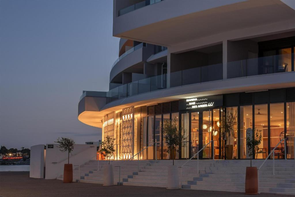 Marina Baie des Anges Hôtel, Curio Collection By Hilton - 2