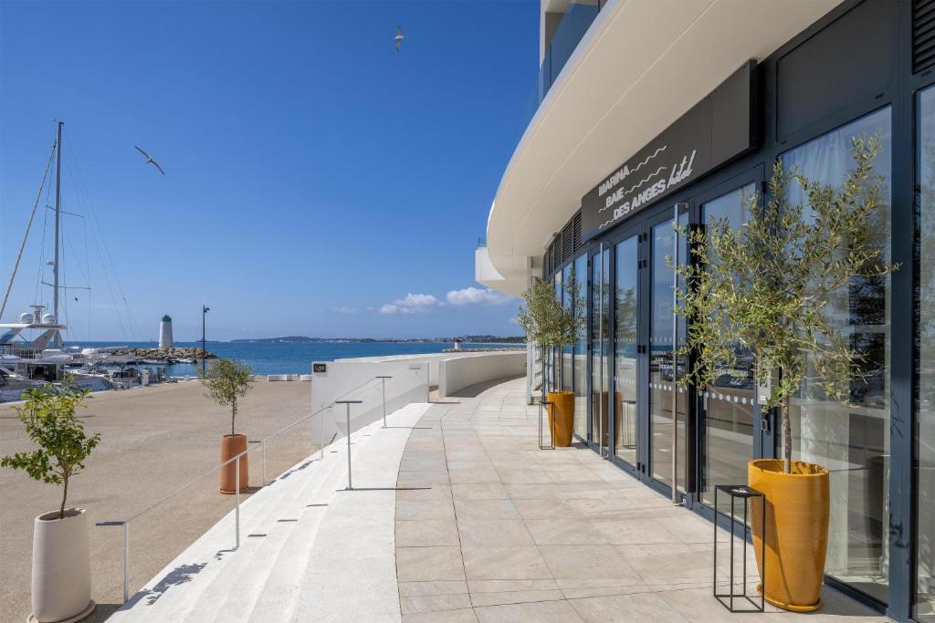 Marina Baie des Anges Hôtel, Curio Collection By Hilton - 3