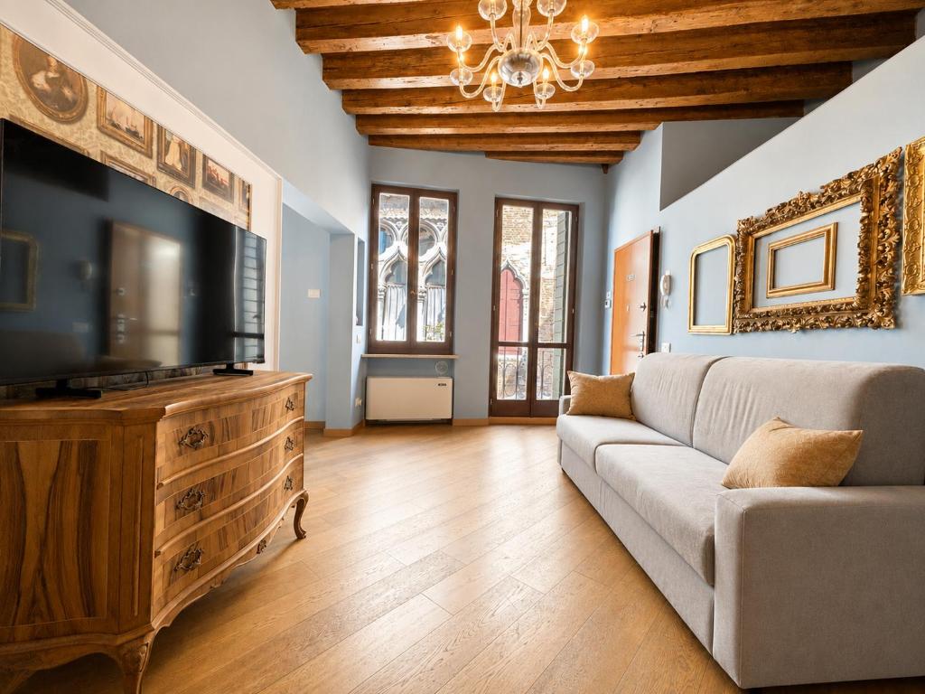 Canal View Boutique Apartments - 1